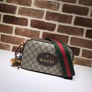 Gucci GG Supreme messenger bag 
