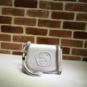 Gucci leather shoulder bag with a leather tassel white
