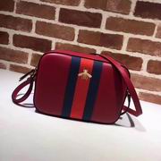 Gucci leather with bee shoulder bag red