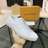 Men Louis Vuitton shoes047