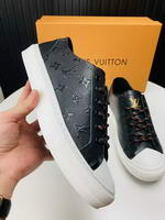 Men Louis Vuitton shoes048