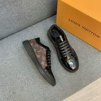 Men Louis Vuitton shoes139
