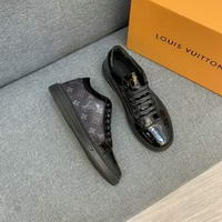 Men Louis Vuitton shoes140
