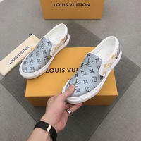 Men Louis Vuitton shoes159