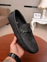 Men Louis Vuitton shoes164