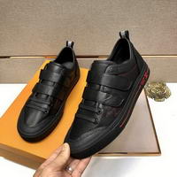 Men Louis Vuitton shoes176
