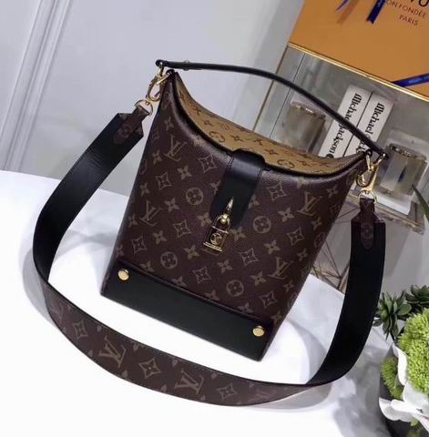  Louis Vuitton Damier Ebene and Taurillon leather BOND STREET min bag