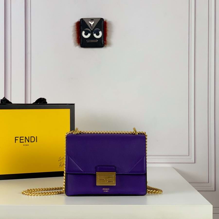  KAN U MINI purple leather bag