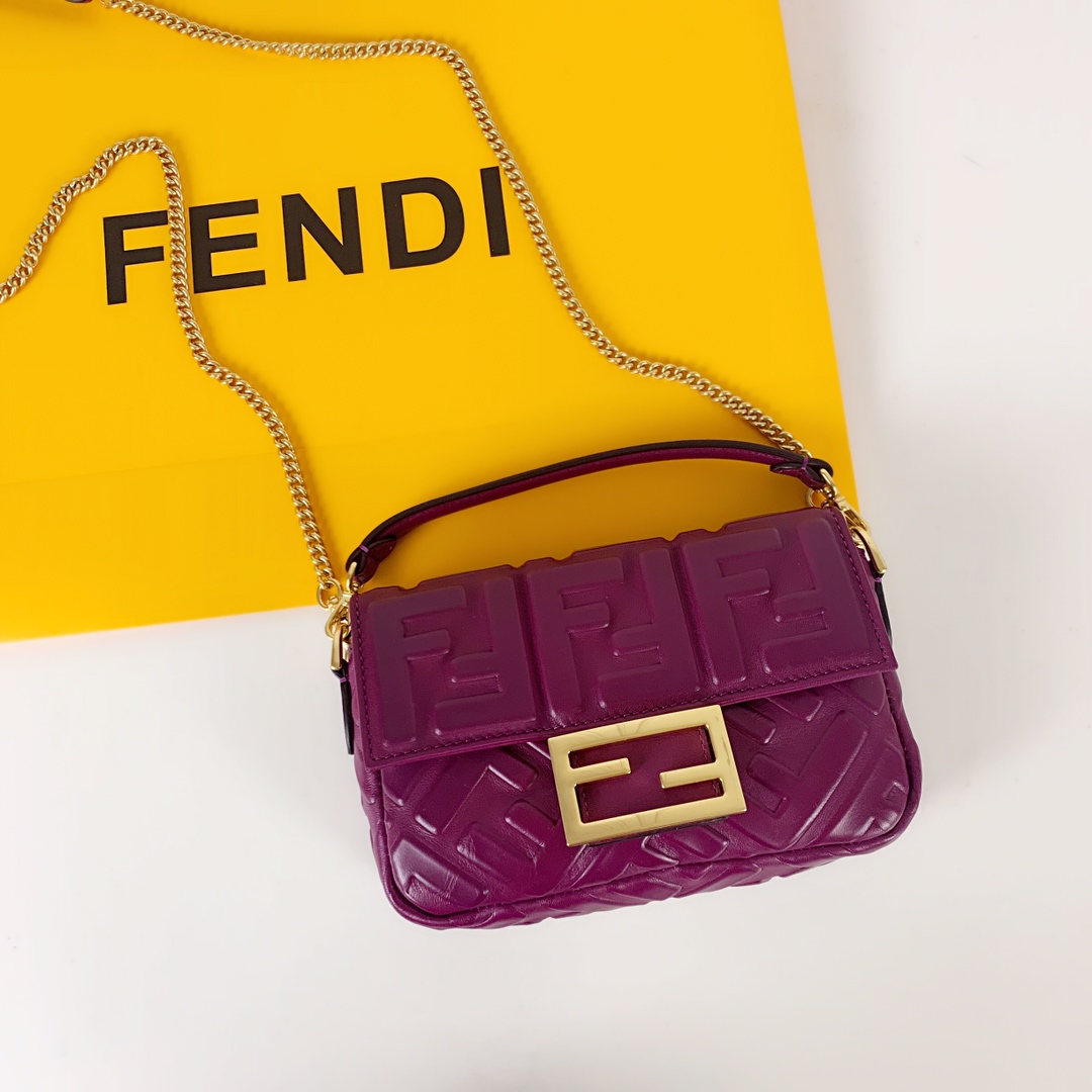  BAGUETTE purple leather bag Mini