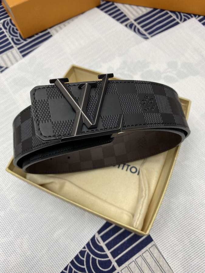  Louis Vuitton Belts040