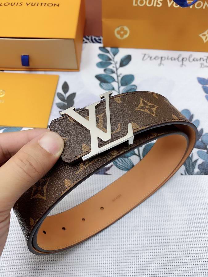  Louis Vuitton Belts051