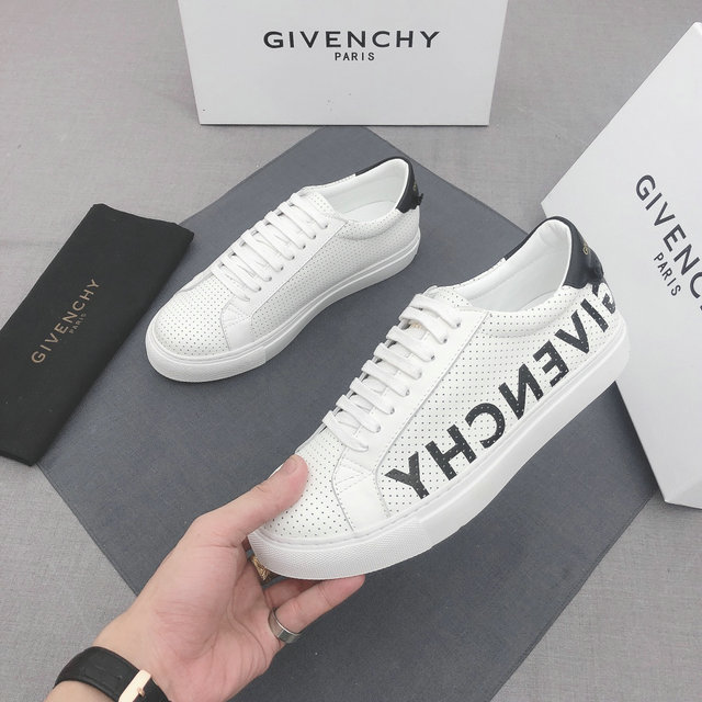  Men Givenchy Shoes 024
