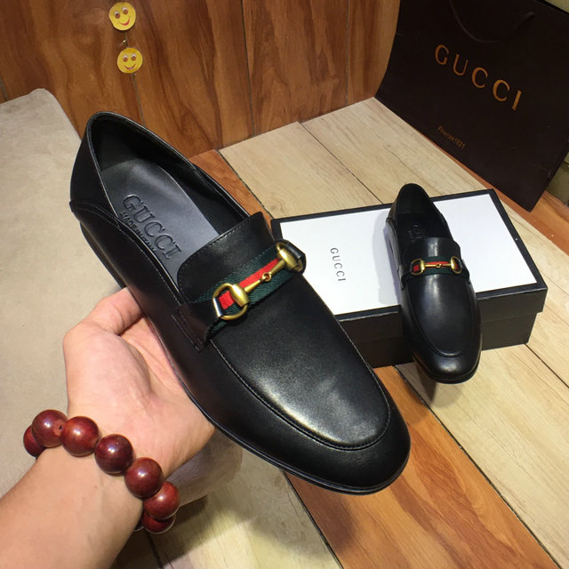  Men Gucci shoes 079