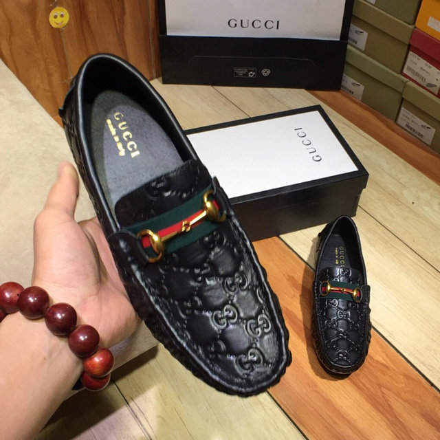  Men Gucci shoes 089