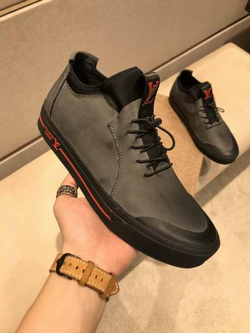  Men Louis Vuitton shoes027