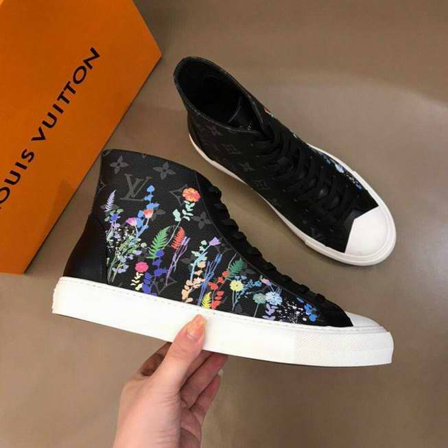  Men Louis Vuitton shoes064
