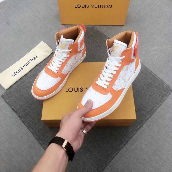  Men Louis Vuitton shoes082