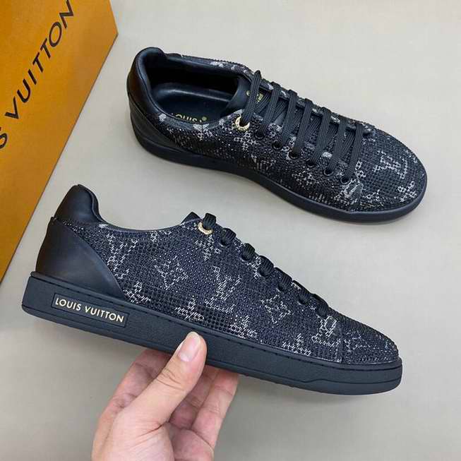  Men Louis Vuitton shoes119