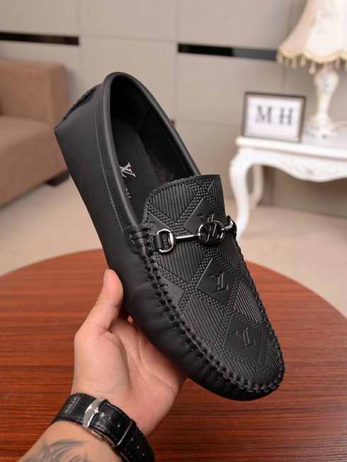  Men Louis Vuitton shoes164