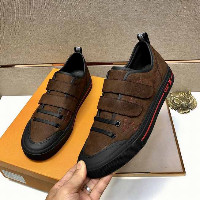  Men Louis Vuitton shoes175