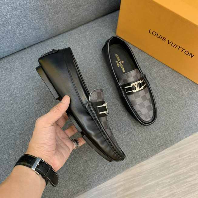  Men Louis Vuitton shoes231