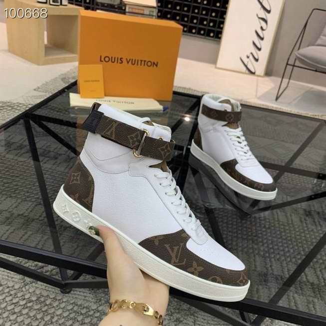  Men Louis Vuitton shoes249