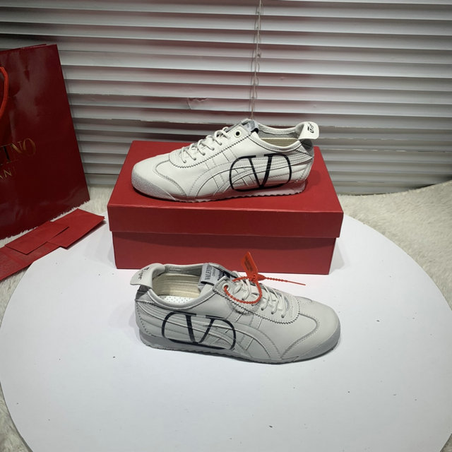  Men Valentino Shoes 003